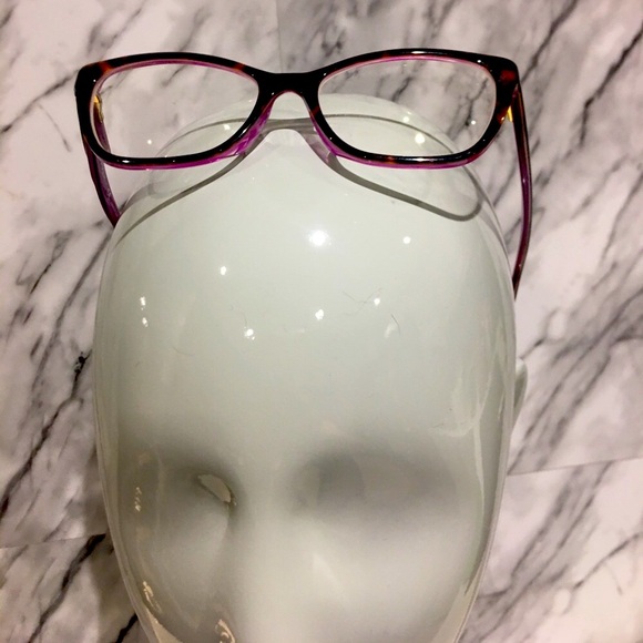 Women's Vogue eyeglass frames. - Picture 4 of 7